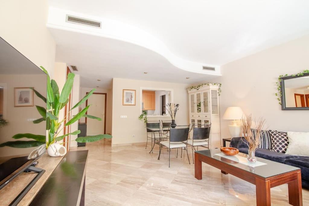 Frontline 2 Bed Apartment, San Pedro De Alcantara
